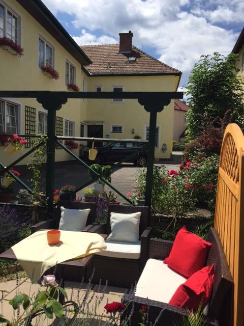 Hotel Pension Alte Muehle Klosterneuburg Exteriör bild